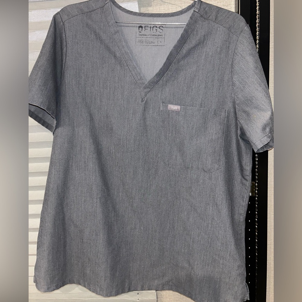 FIGS large One pocket top